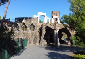 colonia Güell_crypte ext (1-)