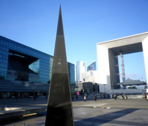 9 La Pyramide de La Défense